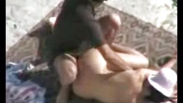 Дружина радує своєю кицькою чоловіка, порно відео безкоштовне який приїхав з відрядження.