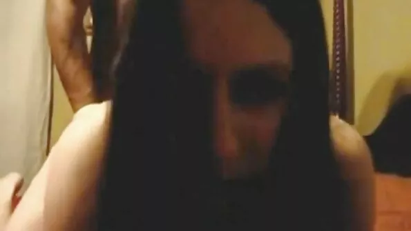 Зведена сестричка сидить у телеграмі, скачати порно відео безкоштовно а я ззаду підкрався до неї і граю з писечкою.