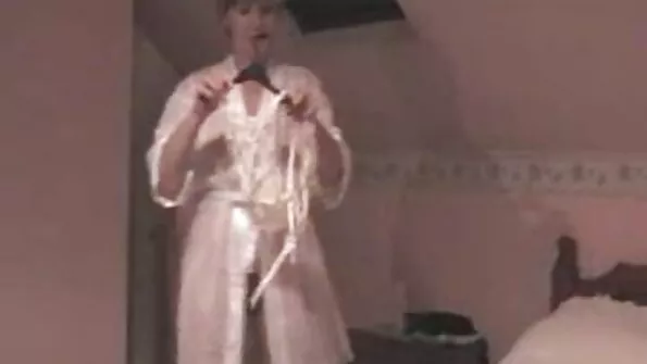 Приїхала на котедж до забезпеченого чоловіка подивитись безкоштовно порно скрасити його день за гроші
