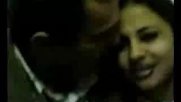 Підвіз однокурсницю додому еротичне відео безплатно а вона замість мене подрочила.