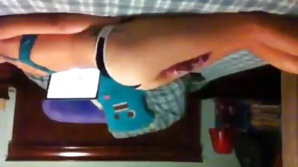 Виебал порно відео безкоштовно онлайн своїм великим членом вранці.