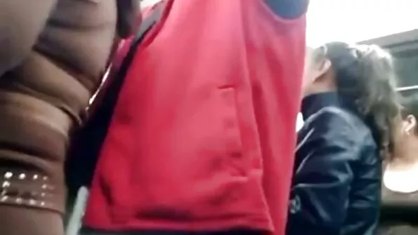 Мачуха з великими цицьками і дупою скачати порно відео безкоштовно хоче сексу.