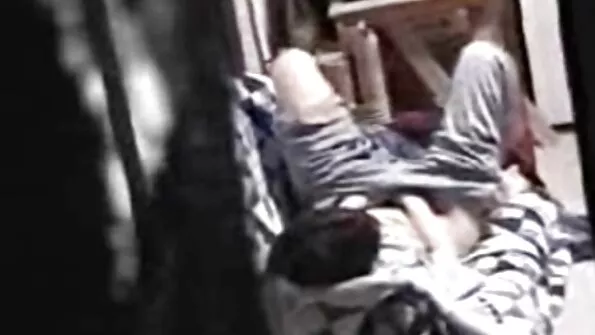 Сховалися за бетонним парканом і як почали порно відео дивитися безкоштовно трахатись.