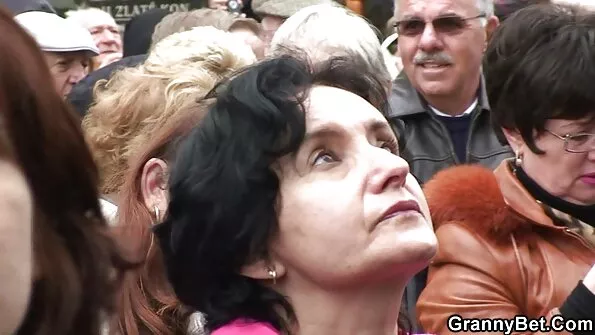 Це моя улюблена поза, дивитись порно відео безкоштовно особливо коли в мене кінчають усередину.