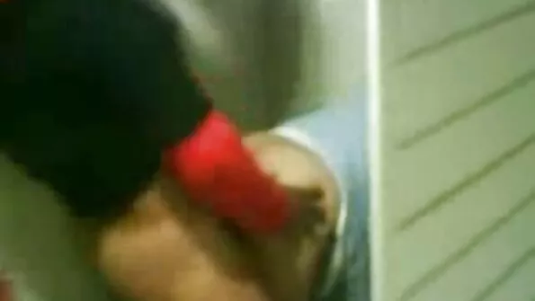 Трахнув секс відео безкоштовно свою зведену сестричку після душу і скінчив їй у попку.