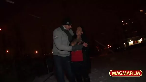 Подруги демонструють безкоштовний онлайн секс чат жінки свої дупи.